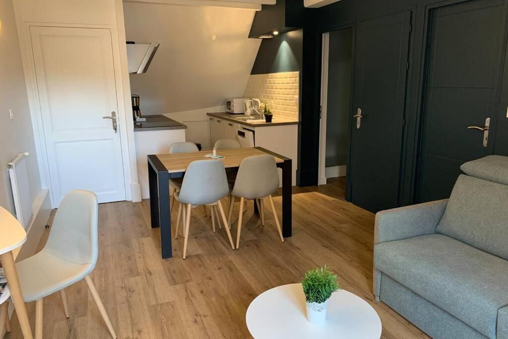 Apartmán Le Cheval Bixio Beaune  Exteriér fotografie